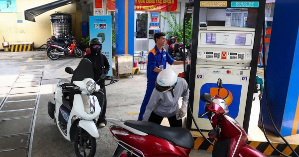 Giá dầu thế giới giảm mạnh, xuống đáy 3 tuần vào ngày 4/8