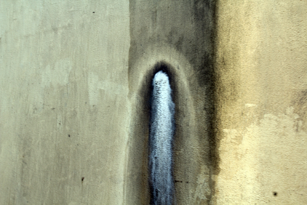 Quảng Ninh: Xuất hiện nhiều điểm rỉ nước trên cây cầu Bãi Cháy