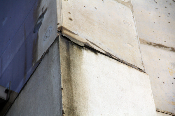 Quảng Ninh: Xuất hiện nhiều điểm rỉ nước trên cây cầu Bãi Cháy