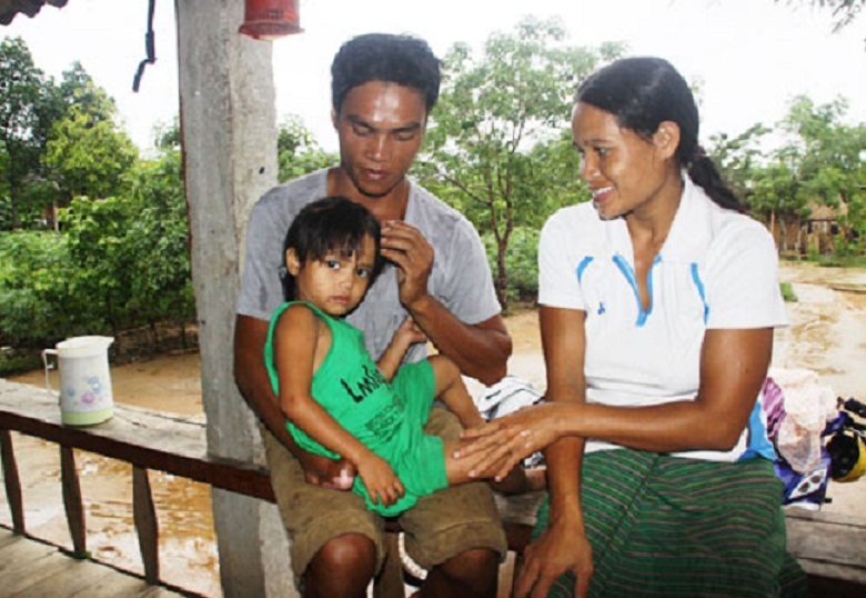 Tình đẹp như mơ của đôi vợ chồng ba chân, ba tay nơi bản nghèo 