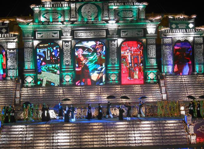 Đêm khai mạc Festival Huế 2014 rực rỡ sắc màu văn hóa Đông – Tây