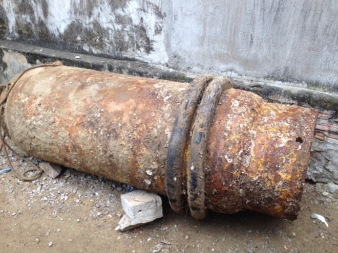 Ngư dân Thanh Hóa vớt được vật lạ nghi chứa chất độc Ngư dân Thanh Hóa vớt được vật lạ nghi chứa chất độc