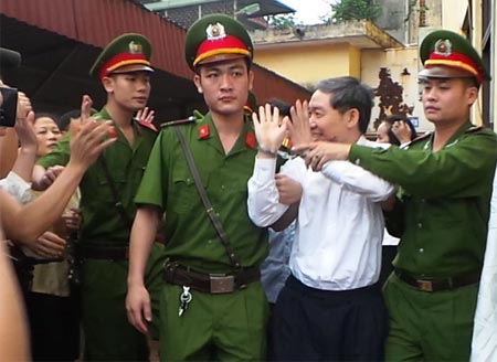 Khổ như vợ... đại gia!