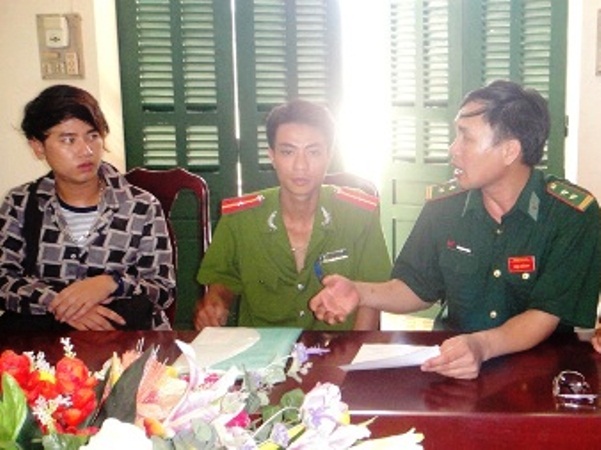 Ca sĩ tự thú sau một ngày đâm chết đồng nghiệp