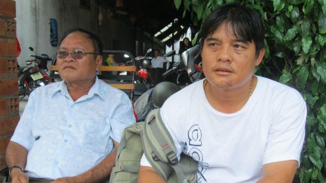 Khách làng chơi mất cả quần chạy theo gã pê-đê giả gái