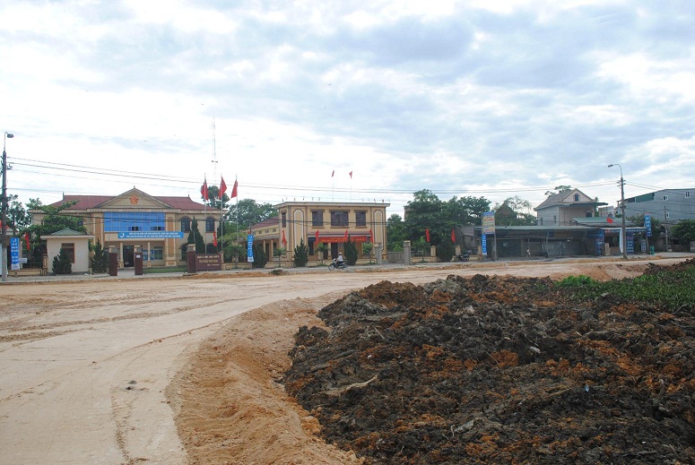 Một thị trấn nhỏ, 6 tháng khởi công 2 công trình trọng điểm