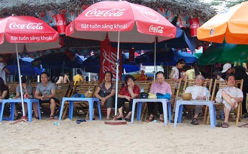 Hà Nội: Xe ôm đòi tiền... chỉ đường