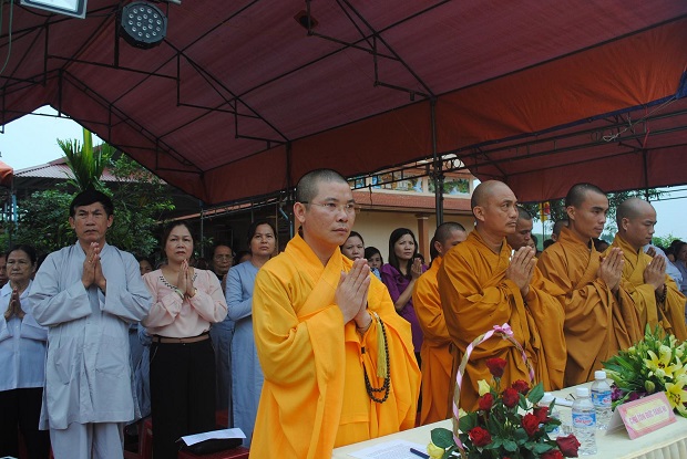 Chùa Nhiễu Long – Hương Sơn (Hà Tĩnh): Hàng ngàn phật tử về dự lễ