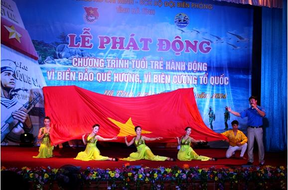 Tuổi trẻ Hà Tĩnh hướng về biển, đảo và quê hương