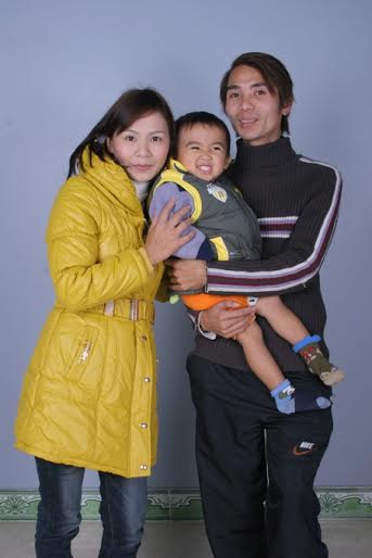 Chuyện tình cảm động của chàng nghệ sỹ tật nguyền với cô học trò Chuyện tình cảm động của chàng nghệ sỹ tật nguyền với cô học trò