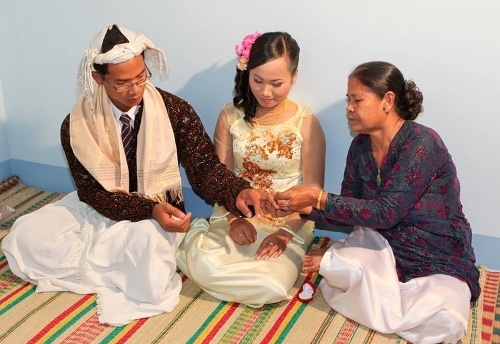 Tục cấm ân ái ba đêm sau cưới của người Chăm Tục cấm ân ái ba đêm sau cưới của người Chăm