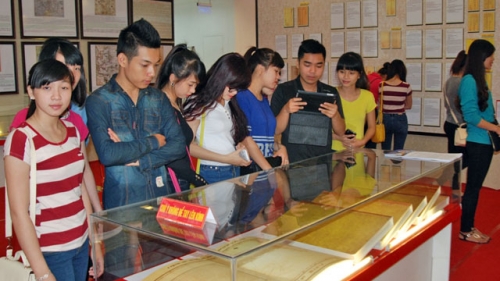 Triển lãm 100 tư liệu về Hoàng Sa, Trường Sa tại Quảng Ninh