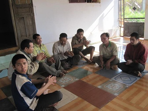 Cảm phục đôi vợ chồng nuôi hơn 70 người bị bệnh tâm thần 