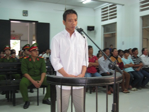 Án tử hình cho kẻ hiếp thiếu nữ rồi giấu xác vào ống cống Án tử hình cho kẻ hiếp thiếu nữ rồi giấu xác vào ống cống