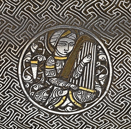 Vẻ đẹp khó tin của chiếc ví 700 tuổi Vẻ đẹp khó tin của chiếc ví 700 tuổi