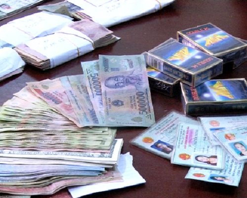 Triệt phá sới bài Triệt phá sới bài