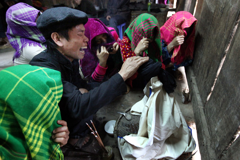 Xem hỏa táng, cúng 'ma khô' ở Tây Bắc