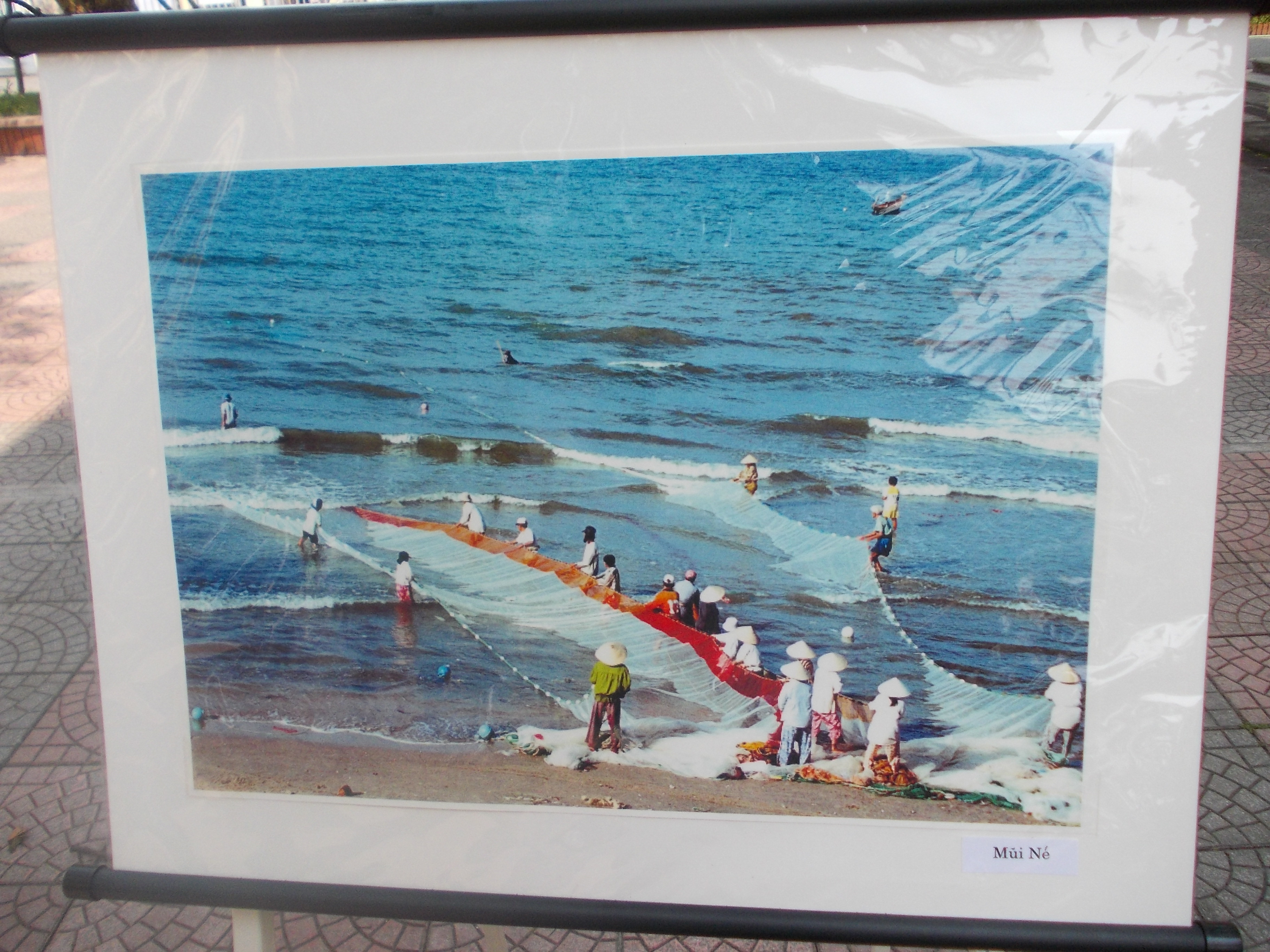 Lặng ngắm niềm vui của người lao động Việt qua ống kính của nhiếp