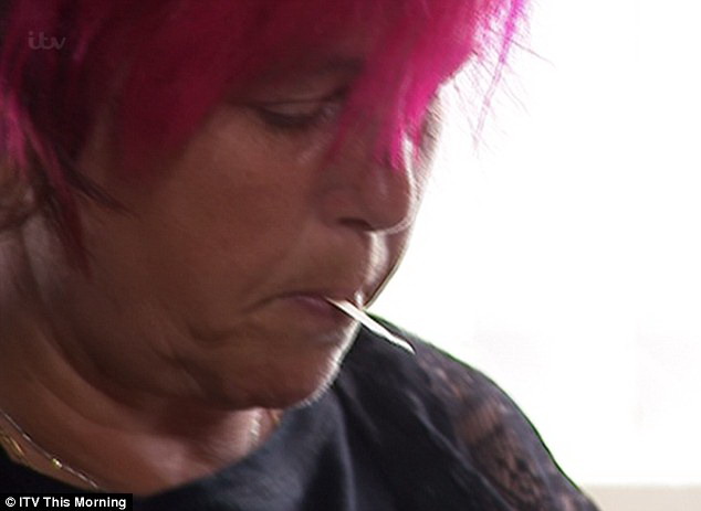 Cặp song sinh nghiện ăn nến và sách cũ