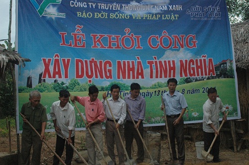 Tiếp tục khởi công xây dựng nhà tình nghĩa tại Hà Tĩnh