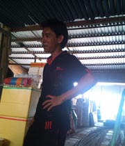 Chuyện lạ ở xứ Chà Là: Bị bạn cướp vợ, ‘cưa’ vợ bạn ‘phục thù’ Chuyện lạ ở xứ Chà Là: Bị bạn cướp vợ, ‘cưa’ vợ bạn ‘phục thù’