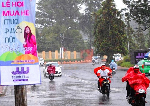 Lần đầu tiên, Việt Nam có lễ hội tình nhân dưới mưa Lần đầu tiên, Việt Nam có lễ hội tình nhân dưới mưa
