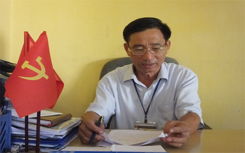 Rừng bị 'giết' trước mắt kiểm lâm