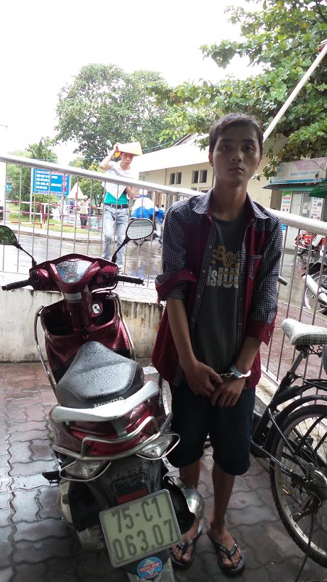 Bảo vệ bệnh viện tóm gọn tên trộm chuyên nghiệp