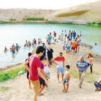 Bí ẩn hồ nước rộng hơn 1 ha bỗng xuất hiện ở sa mạc Bí ẩn hồ nước rộng hơn 1 ha bỗng xuất hiện ở sa mạc