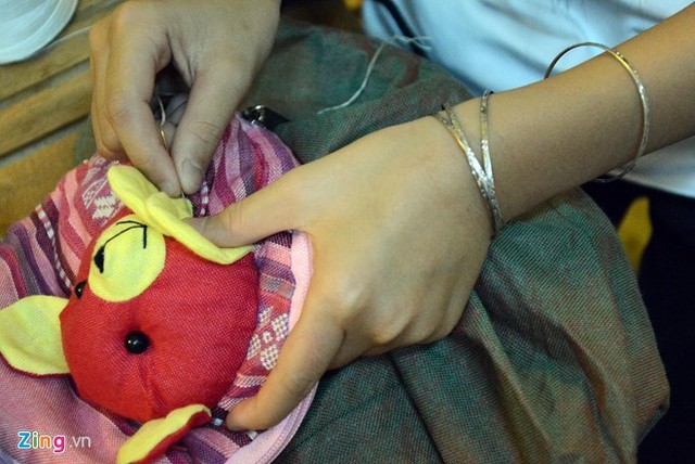 Cô bé 9 tuổi mở quán cà phê độc đáo tại Sài Gòn