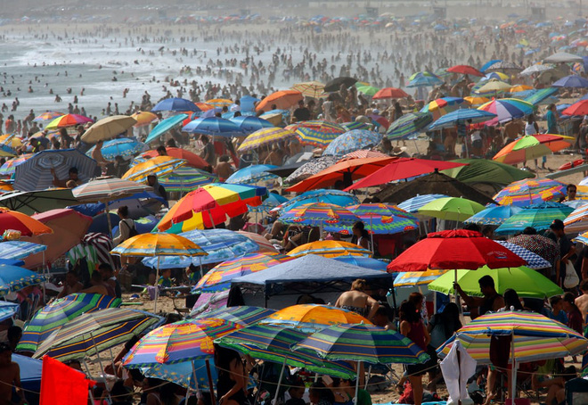 24h qua ảnh: Bức ảnh đáng sợ về giao thông bằng xe máy ở Đài Loan - Ảnh 2. 24h qua ảnh: Bức ảnh đáng sợ về giao thông bằng xe máy ở Đài Loan - Ảnh 2.