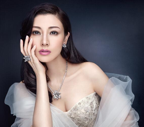 Bí mật cay đắng phía sau cuộc sống làm dâu nhà giàu của mỹ nhân showbiz - Ảnh 3. Bí mật cay đắng phía sau cuộc sống làm dâu nhà giàu của mỹ nhân showbiz - Ảnh 3.