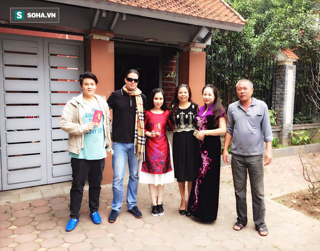 Diễn viên Việt sốc khi yêu trai Tây: Mua vòng hoa viếng tặng bạn gái, khấn tổ tiên nói chúc các bác bữa tối ngon miệng - Ảnh 3.