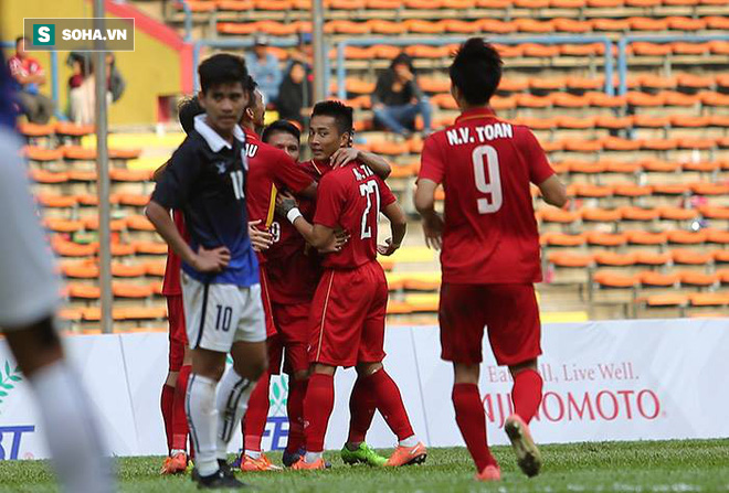 Công Phượng rực sáng, U22 Việt Nam lột mặt nạ thành công Campuchia hổ giấy - Ảnh 3. Công Phượng rực sáng, U22 Việt Nam lột mặt nạ thành công Campuchia hổ giấy - Ảnh 3.