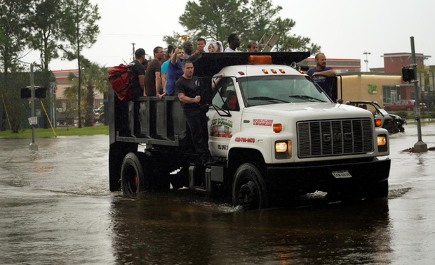 Tấm ảnh ám ảnh của nạn nhân thiệt mạng trong bão Harvey - Ảnh 10. Tấm ảnh ám ảnh của nạn nhân thiệt mạng trong bão Harvey - Ảnh 10.