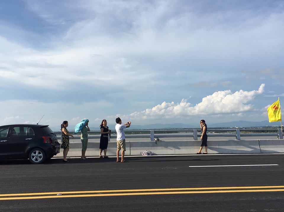 Chính trị - Xã hội - Quốc khánh 2/9, nô nức thăm cầu vượt biển dài nhất Việt Nam (Hình 14).