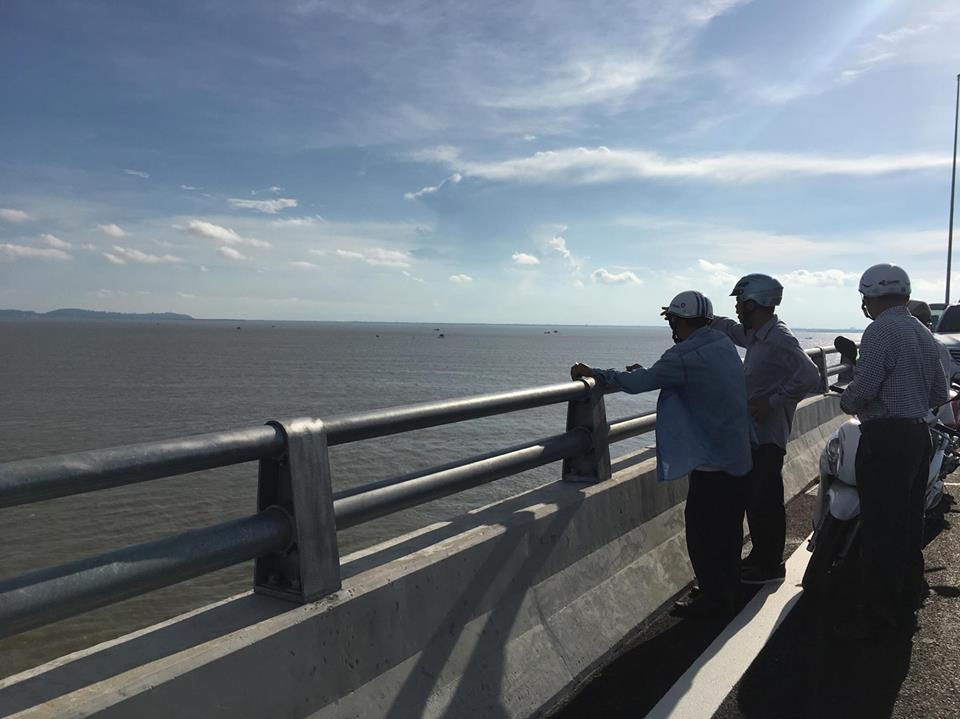 Chính trị - Xã hội - Quốc khánh 2/9, nô nức thăm cầu vượt biển dài nhất Việt Nam (Hình 10).