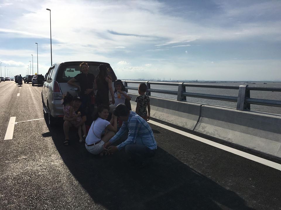 Chính trị - Xã hội - Quốc khánh 2/9, nô nức thăm cầu vượt biển dài nhất Việt Nam (Hình 11).