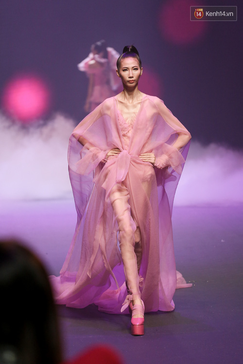 Sự thật đằng sau thân hình gầy trơ xương của Cao Ngân trong đêm chung kết Next Top Model - Ảnh 4. Sự thật đằng sau thân hình gầy trơ xương của Cao Ngân trong đêm chung kết Next Top Model - Ảnh 4.