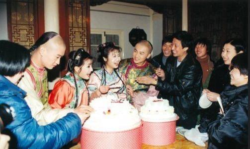 Mặc mọi scandal cãi vã, hình ảnh đẹp của Hoàn Châu Cách Cách còn mãi trong lòng khán giả - Ảnh 20. Mặc mọi scandal cãi vã, hình ảnh đẹp của Hoàn Châu Cách Cách còn mãi trong lòng khán giả - Ảnh 20.