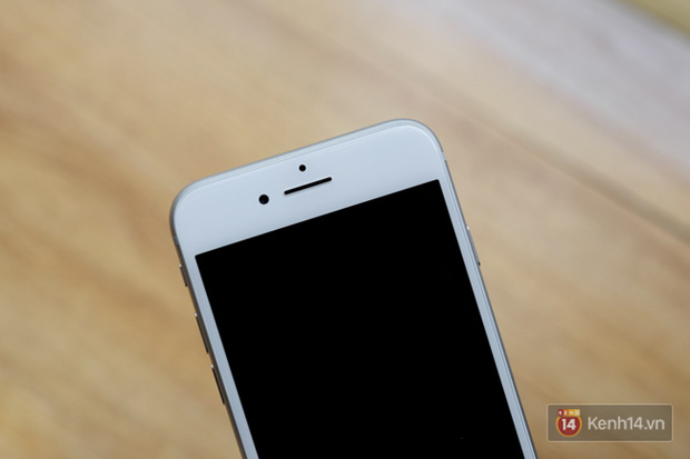 NÓNG: Cận cảnh iPhone 8 đầu tiên tại Việt Nam, giá 20 triệu đồng - Ảnh 13. NÓNG: Cận cảnh iPhone 8 đầu tiên tại Việt Nam, giá 20 triệu đồng - Ảnh 13.