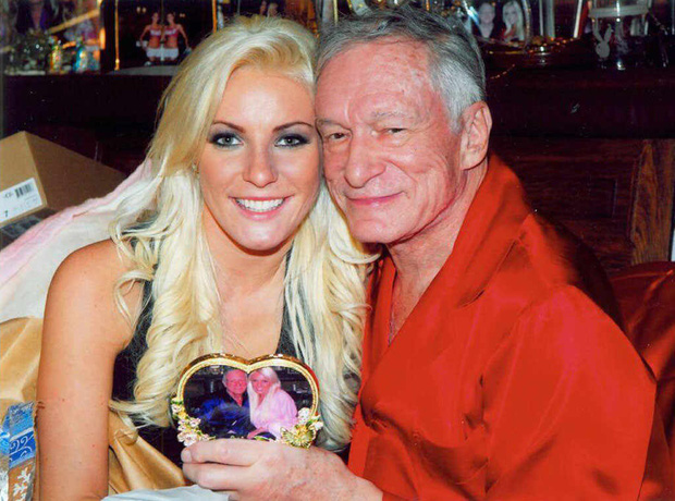 Nhìn lại những tháng năm thăng trầm của huyền thoại Hugh Hefner với Playboy, cuốn tạp chí nổi tiếng bậc nhất thế giới - Ảnh 9. Nhìn lại những tháng năm thăng trầm của huyền thoại Hugh Hefner với Playboy, cuốn tạp chí nổi tiếng bậc nhất thế giới - Ảnh 9.