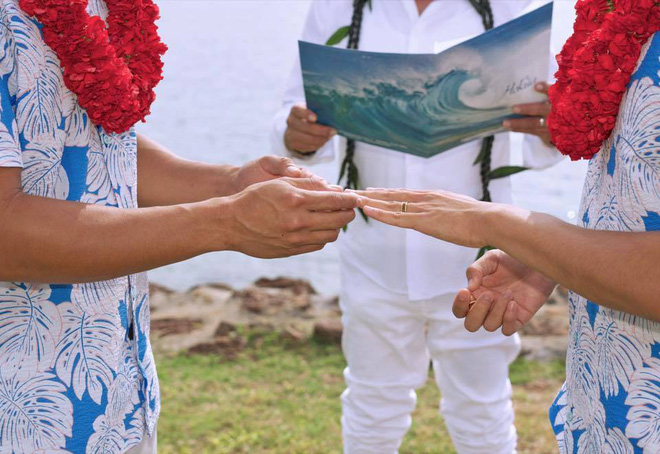 Hồ Vĩnh Khoa khoe ảnh cưới ngọt ngào với bạn trai - Ảnh 3. Hồ Vĩnh Khoa khoe ảnh cưới ngọt ngào với bạn trai - Ảnh 3.
