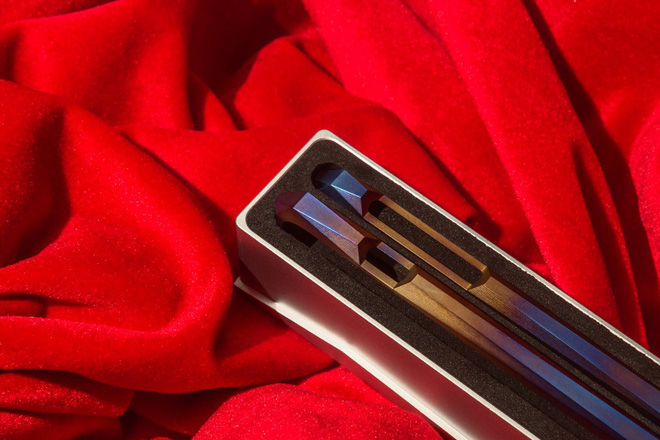 Đây là chiếc case iPhone đắt hơn cả iPhone X bản cao cấp nhất - Ảnh 3. Đây là chiếc case iPhone đắt hơn cả iPhone X bản cao cấp nhất - Ảnh 3.