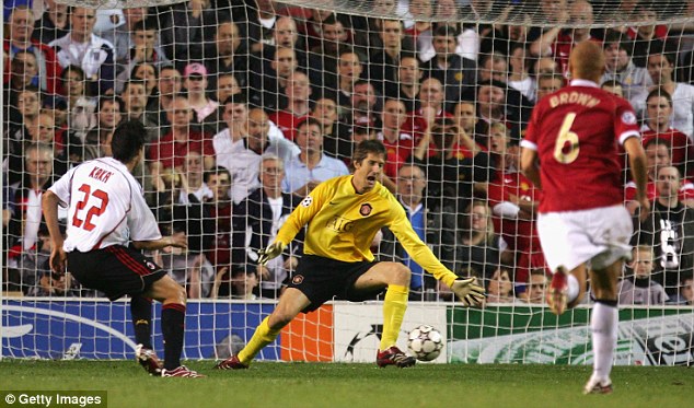 Kẻ duy nhất khiến Messi-Ronaldo cúi đầu và cú đòn hủy diệt 4 chiến binh Man United - Ảnh 3. Kẻ duy nhất khiến Messi-Ronaldo cúi đầu và cú đòn hủy diệt 4 chiến binh Man United - Ảnh 3.