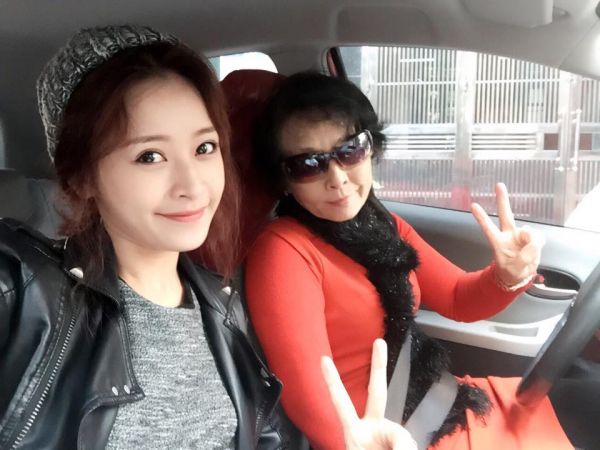 Hé lộ chân dung những bà mẹ ít khi khoe của dàn mỹ nhân Vbiz trong ngày 20/10 - Ảnh 9. Hé lộ chân dung những bà mẹ ít khi khoe của dàn mỹ nhân Vbiz trong ngày 20/10 - Ảnh 9.