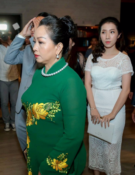 Hé lộ chân dung những bà mẹ ít khi khoe của dàn mỹ nhân Vbiz trong ngày 20/10 - Ảnh 12. Hé lộ chân dung những bà mẹ ít khi khoe của dàn mỹ nhân Vbiz trong ngày 20/10 - Ảnh 12.
