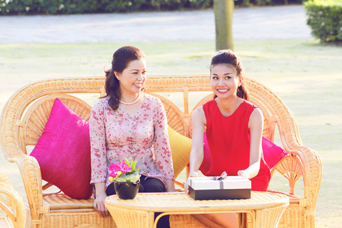 Hé lộ chân dung những bà mẹ ít khi khoe của dàn mỹ nhân Vbiz trong ngày 20/10 - Ảnh 2. Hé lộ chân dung những bà mẹ ít khi khoe của dàn mỹ nhân Vbiz trong ngày 20/10 - Ảnh 2.