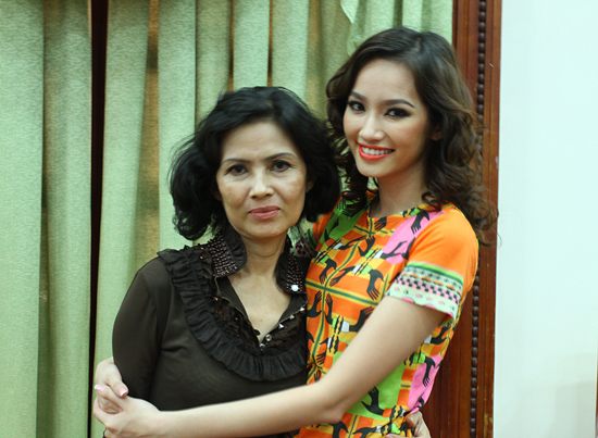 Hé lộ chân dung những bà mẹ ít khi khoe của dàn mỹ nhân Vbiz trong ngày 20/10 - Ảnh 13. Hé lộ chân dung những bà mẹ ít khi khoe của dàn mỹ nhân Vbiz trong ngày 20/10 - Ảnh 13.