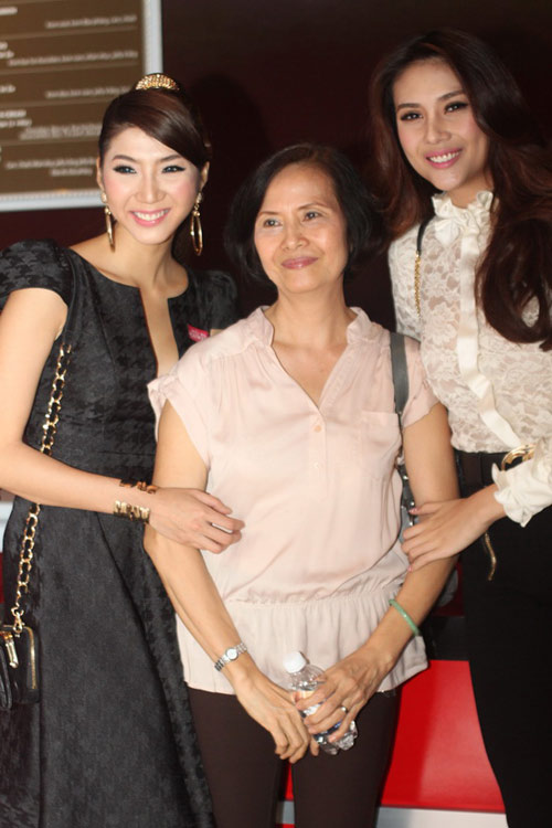 Hé lộ chân dung những bà mẹ ít khi khoe của dàn mỹ nhân Vbiz trong ngày 20/10 - Ảnh 20. Hé lộ chân dung những bà mẹ ít khi khoe của dàn mỹ nhân Vbiz trong ngày 20/10 - Ảnh 20.